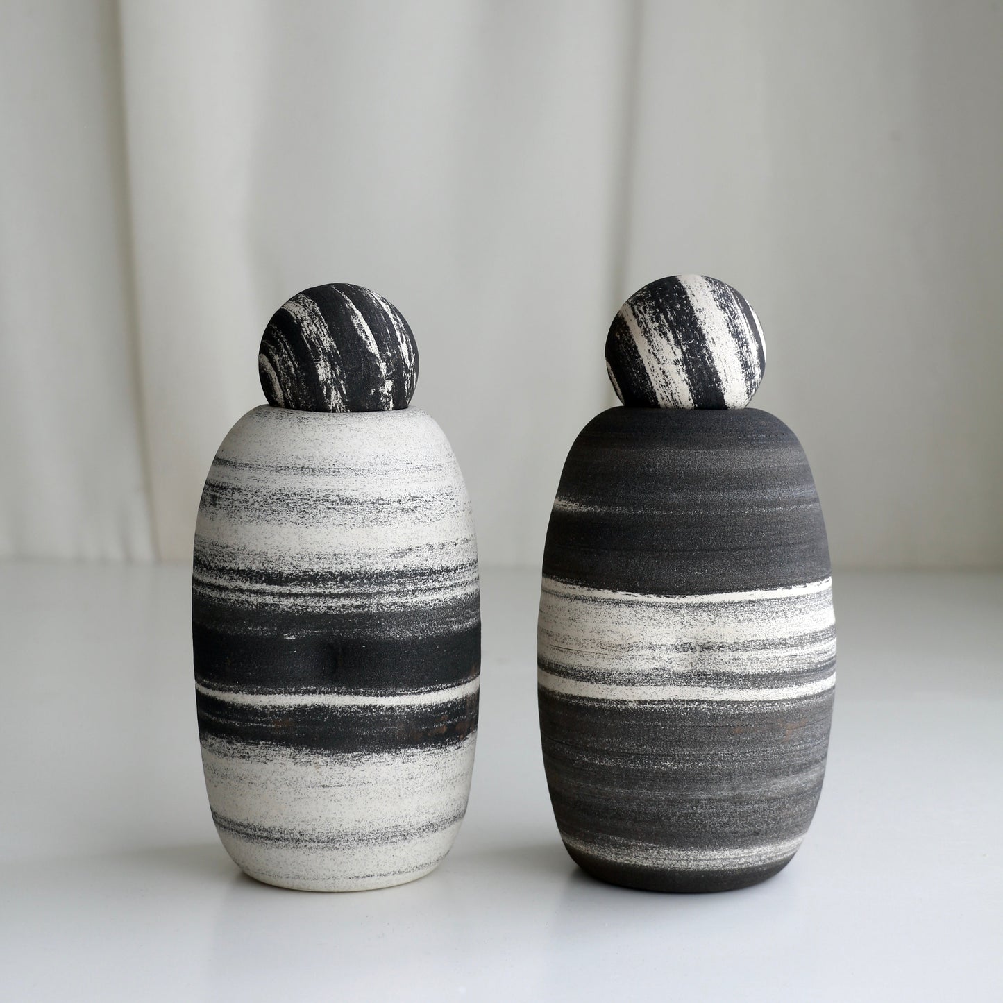 Egg Vase + Pebble l Meta-Morphic