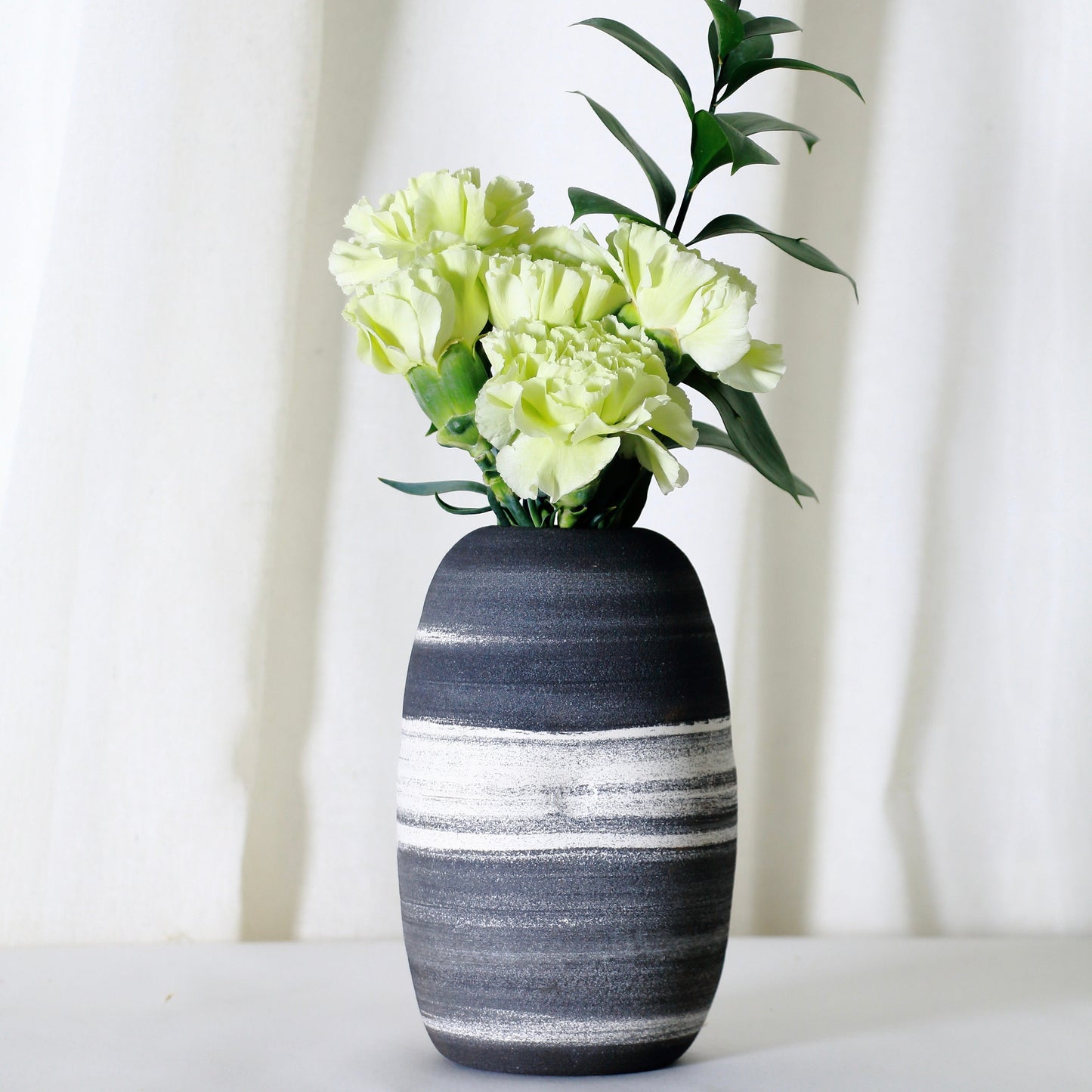 Egg Vase + Pebble l Meta-Morphic