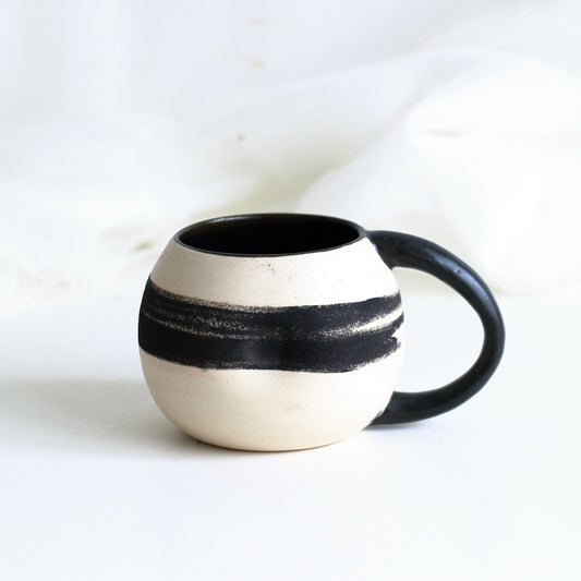 Graffiti Mug  l  Black .  White  l  13oz